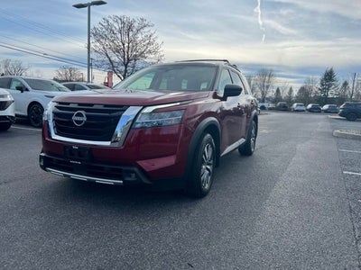 2022 Nissan Pathfinder SL