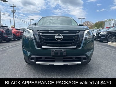2023 Nissan Pathfinder SL