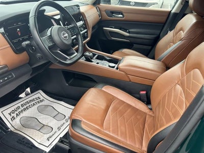 2023 Nissan Pathfinder Platinum