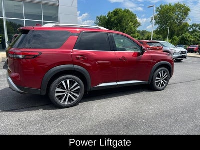 2023 Nissan Pathfinder Platinum