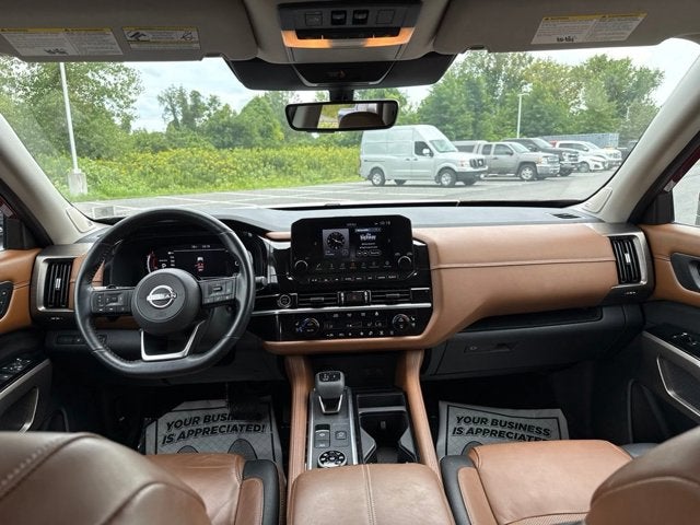 2023 Nissan Pathfinder Platinum