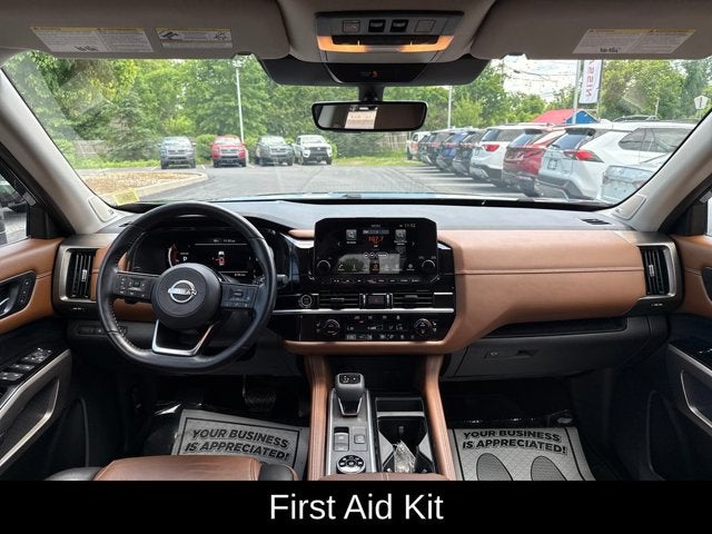 2023 Nissan Pathfinder Platinum