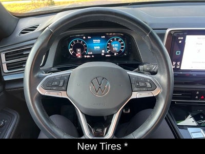2024 Volkswagen Atlas Cross Sport 2.0T SEL R-Line