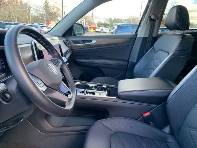 2025 Volkswagen Atlas 2.0T SE w/Technology