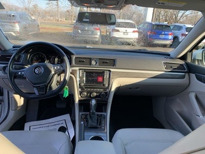 2016 Volkswagen Passat 1.8T SE