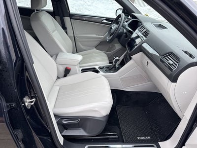 2023 Volkswagen Tiguan 2.0T SE R-Line Black