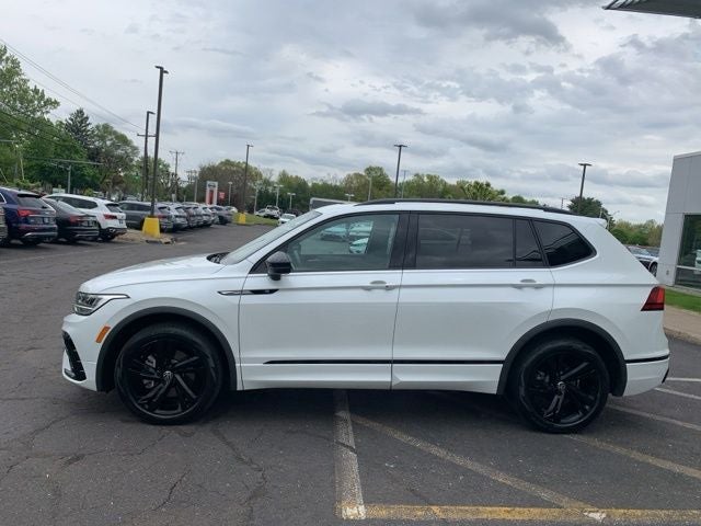 2023 Volkswagen Tiguan 2.0T SE R-Line Black