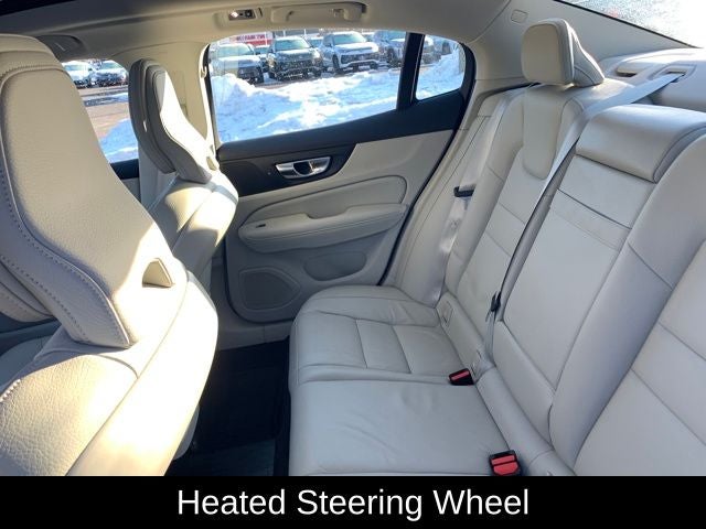 2022 Volvo S60 B5 Momentum