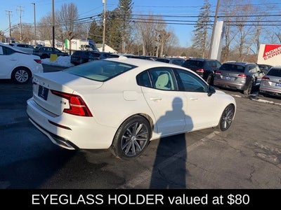 2022 Volvo S60 B5 Momentum