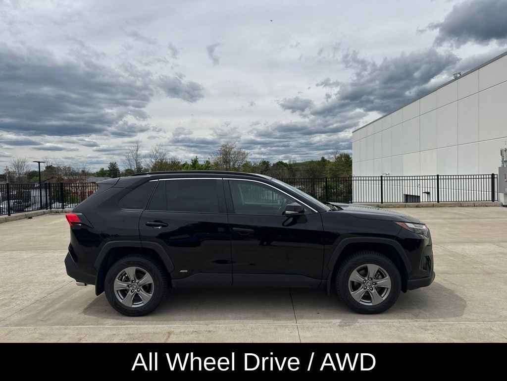 2022 Toyota RAV4 Hybrid XLE