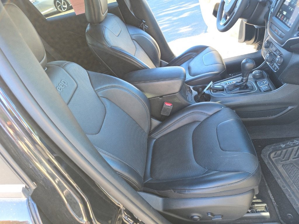 2022 Jeep Cherokee Latitude Lux