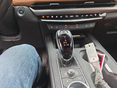 2024 Cadillac XT4 Premium Luxury