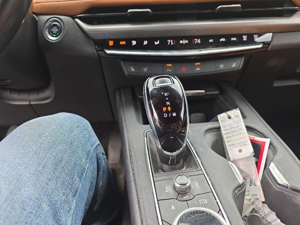 2024 Cadillac XT4 Premium Luxury