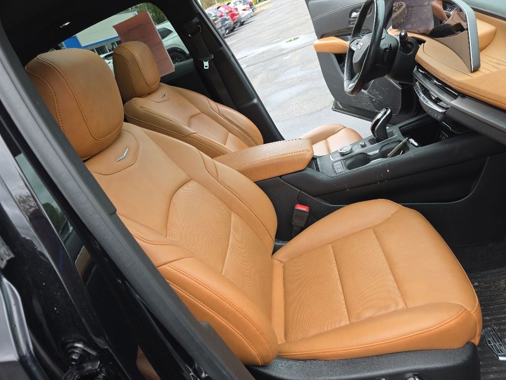 2024 Cadillac XT4 Premium Luxury