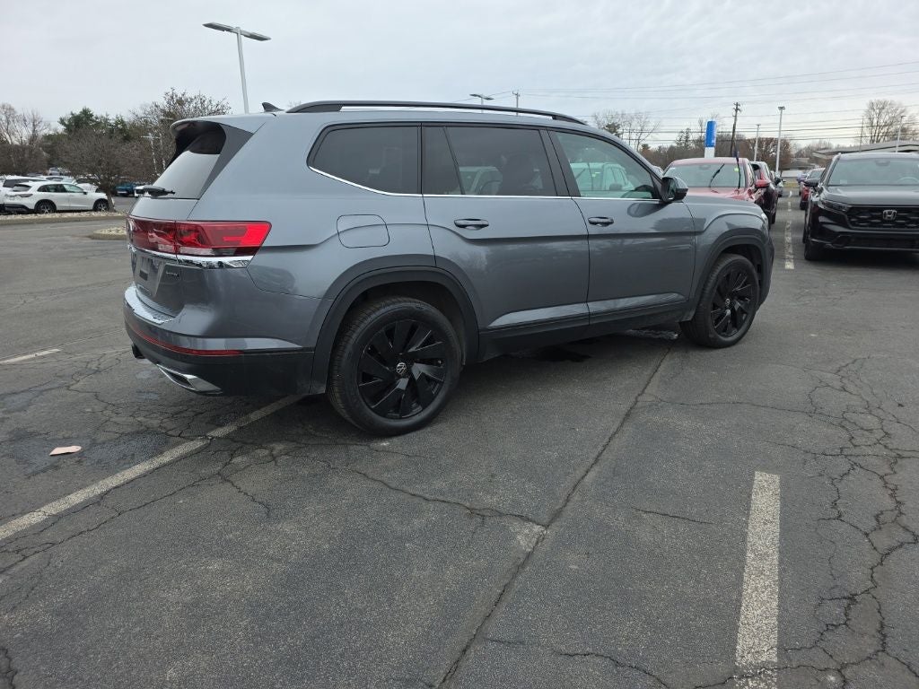2024 Volkswagen Atlas 2.0T SE w/Technology