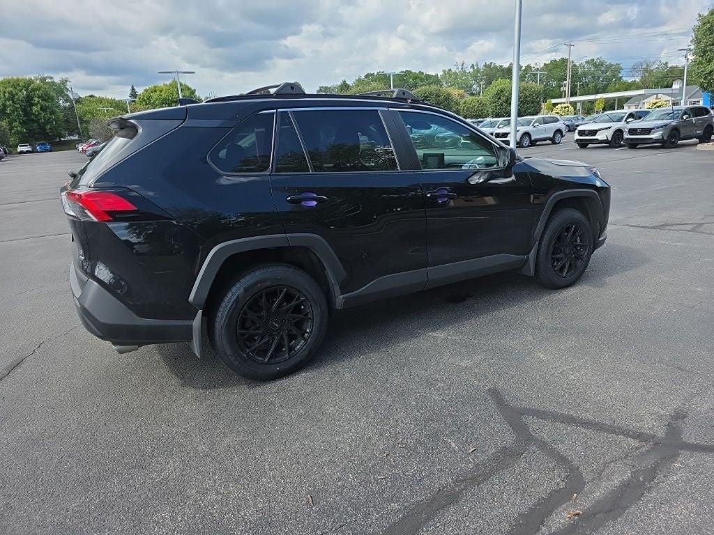 2020 Toyota RAV4 LE
