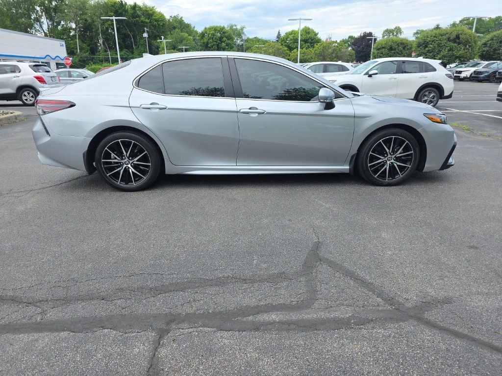 2024 Toyota Camry Hybrid SE