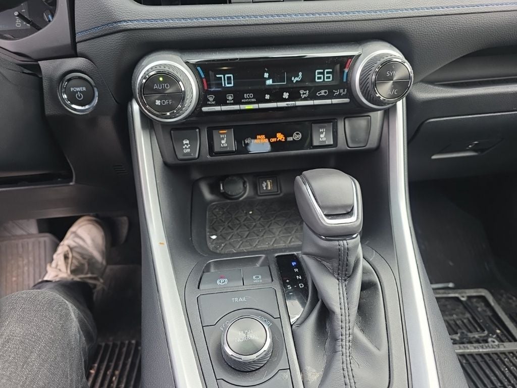 2025 Toyota RAV4 Hybrid XSE