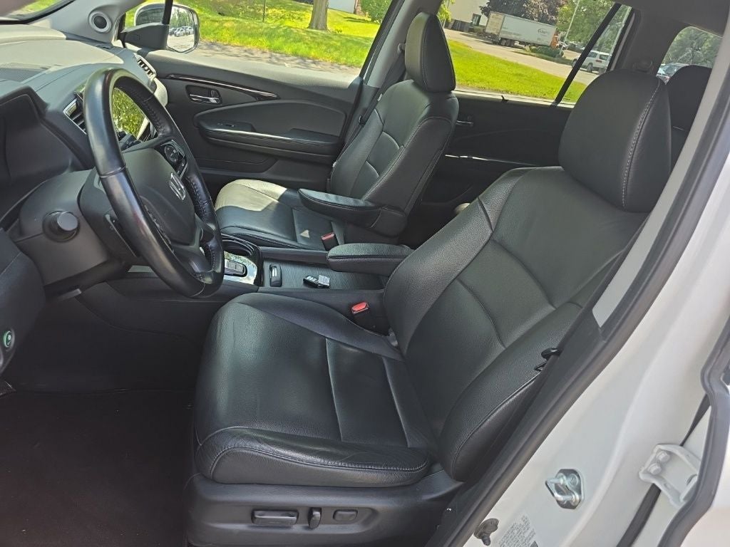 2022 Honda Pilot Touring 7 Passenger