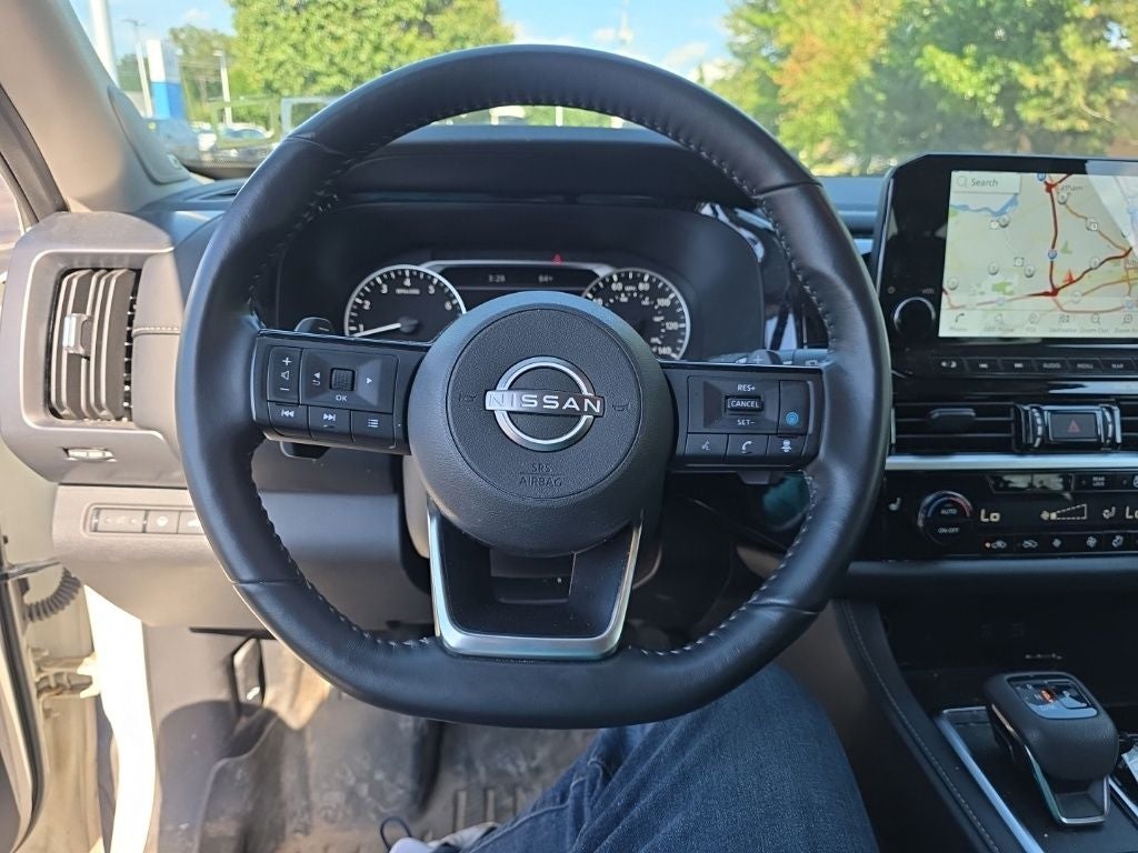 2023 Nissan Pathfinder SL