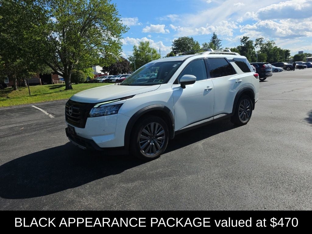 2023 Nissan Pathfinder SL