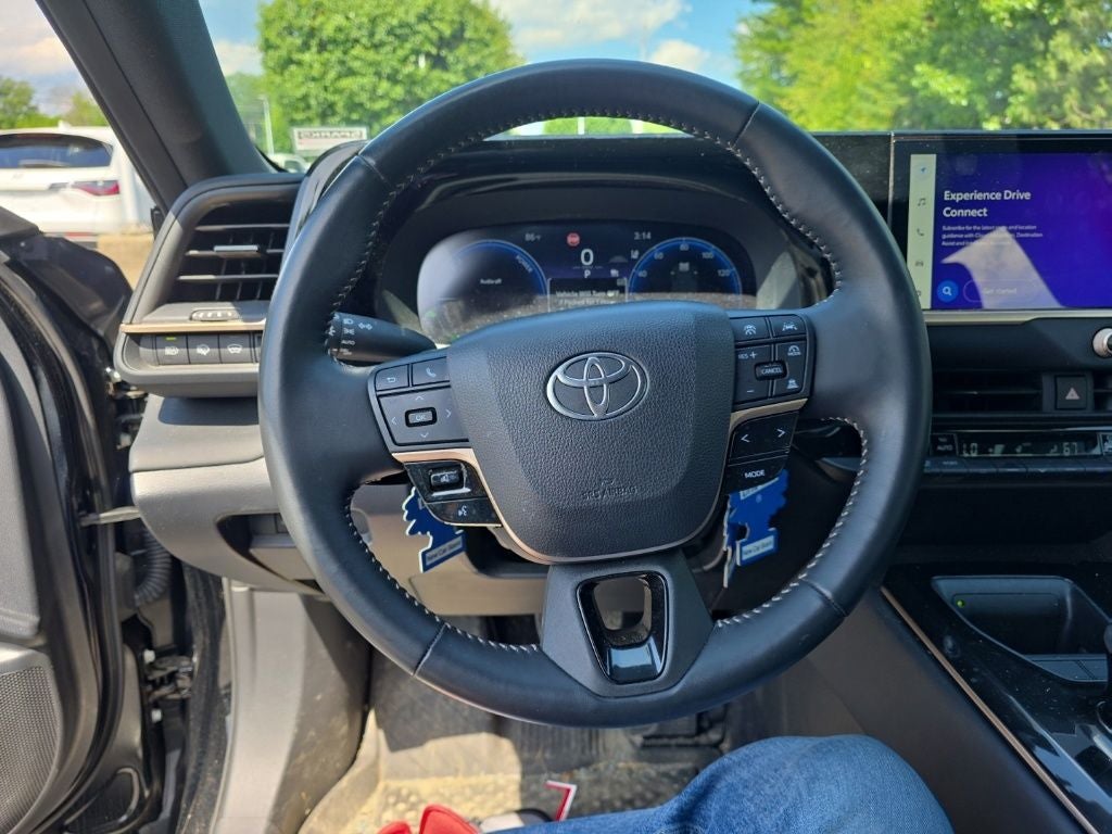 2025 Toyota Crown Signia XLE