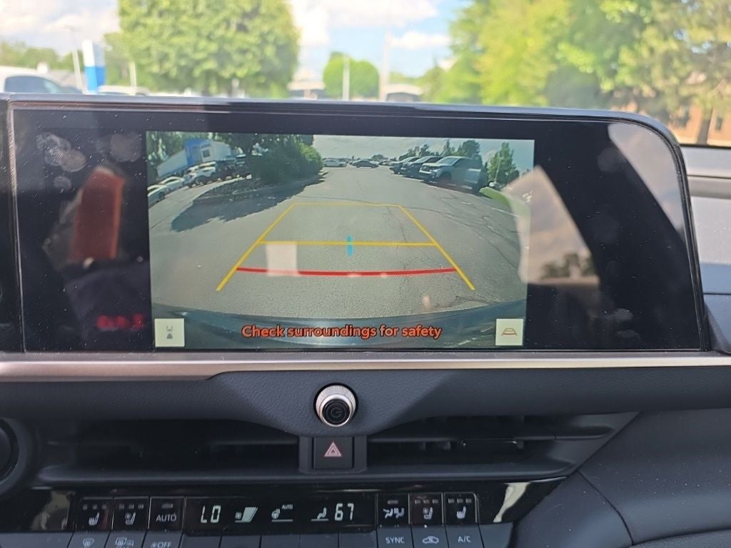 2025 Toyota Crown Signia XLE
