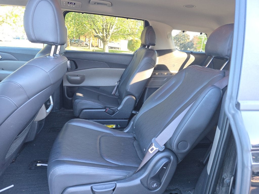 2025 Kia Carnival Hybrid EX