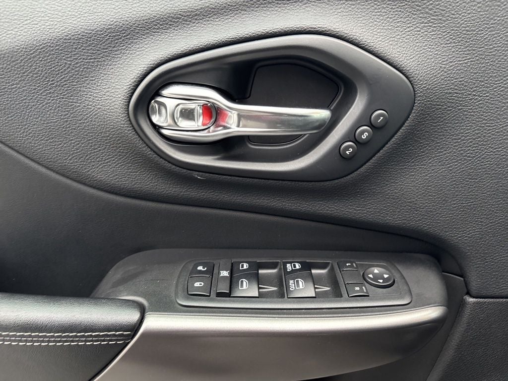 2019 Jeep Cherokee Overland