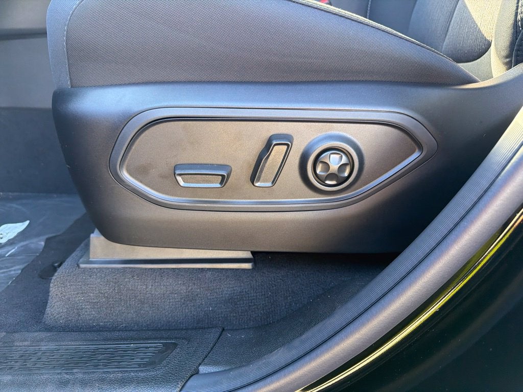 2027 Jeep Grand Cherokee Laredo X