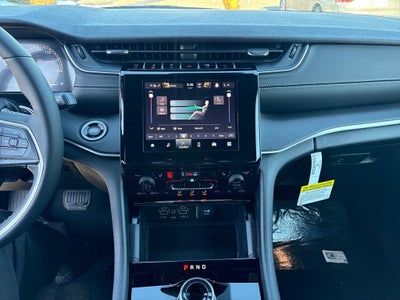 2026 Jeep Grand Cherokee Laredo