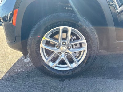 2026 Jeep Grand Cherokee Laredo