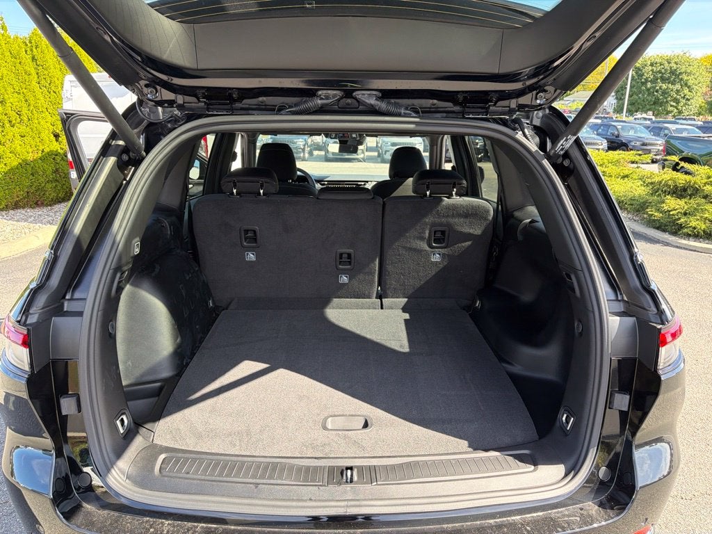 2027 Jeep Grand Cherokee Laredo X