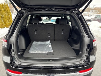 2026 Jeep Grand Cherokee Laredo