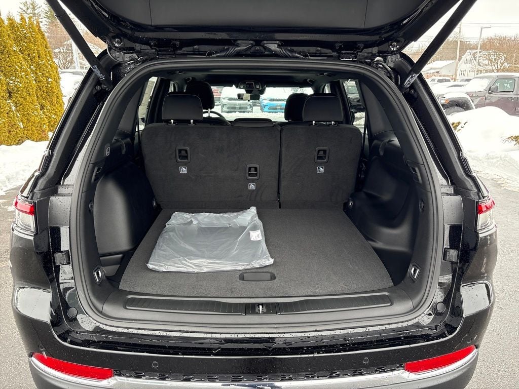 2026 Jeep Grand Cherokee Laredo