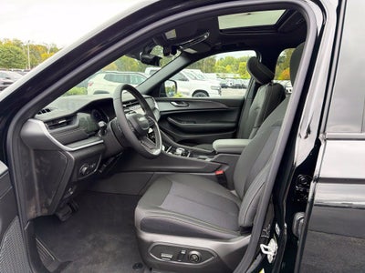 2027 Jeep Grand Cherokee Laredo X