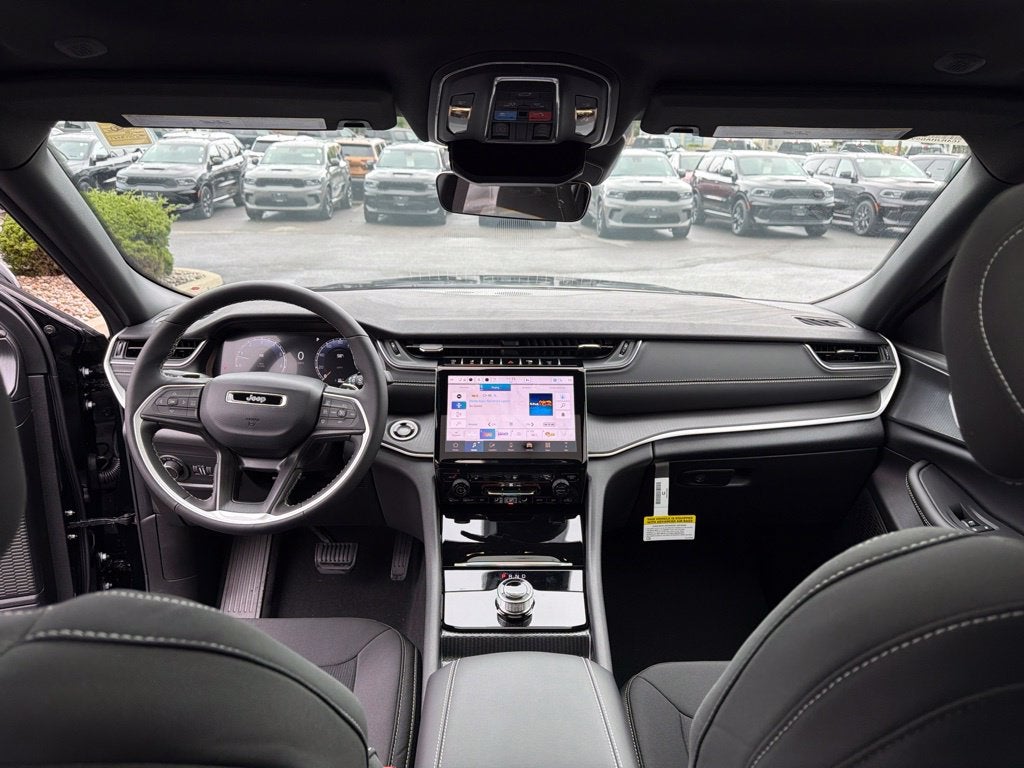 2027 Jeep Grand Cherokee Laredo X