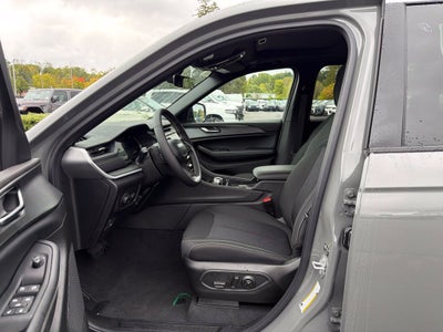 2027 Jeep Grand Cherokee Laredo X