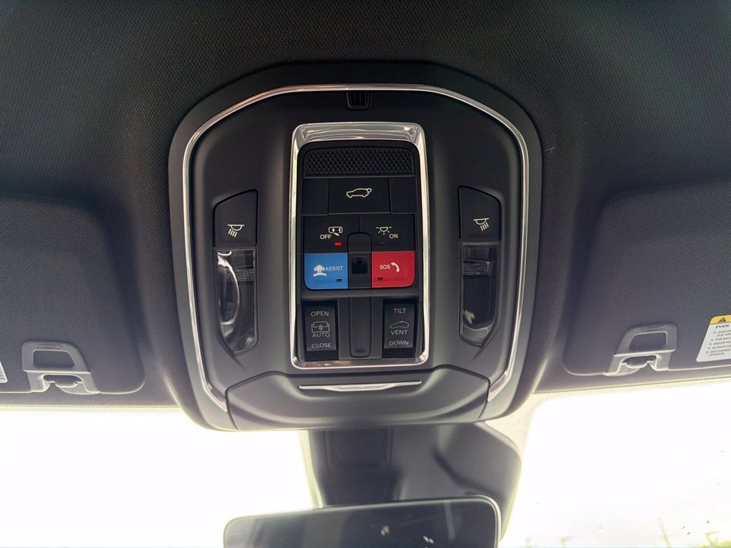 2027 Jeep Grand Cherokee Laredo X