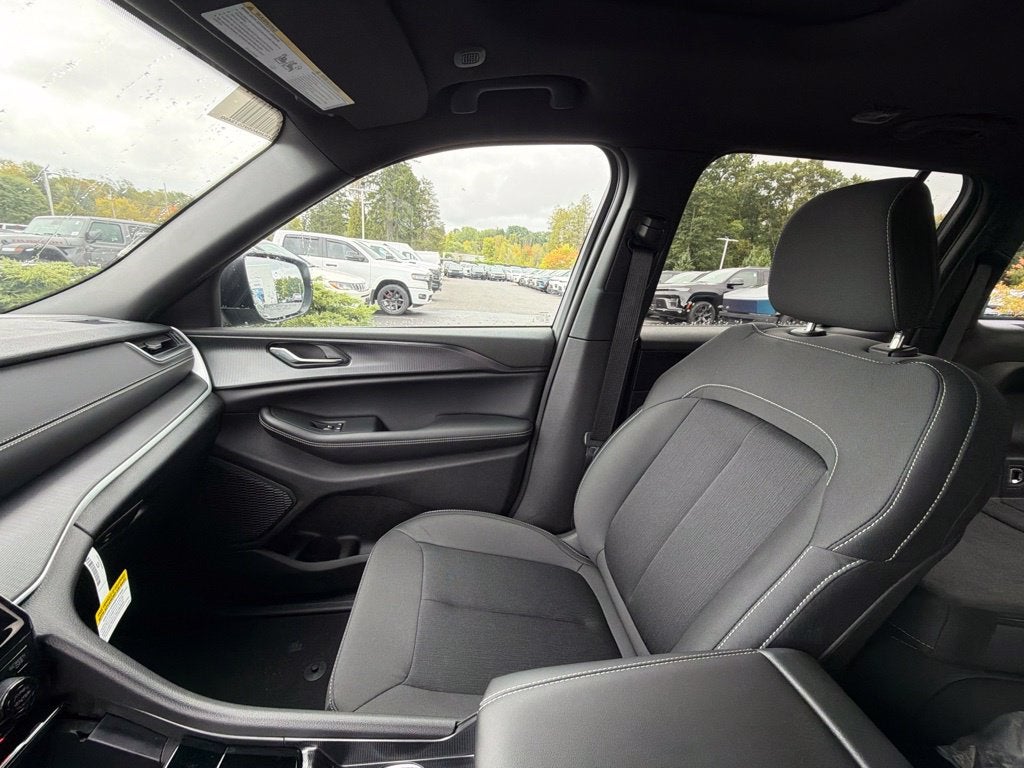 2027 Jeep Grand Cherokee Laredo X