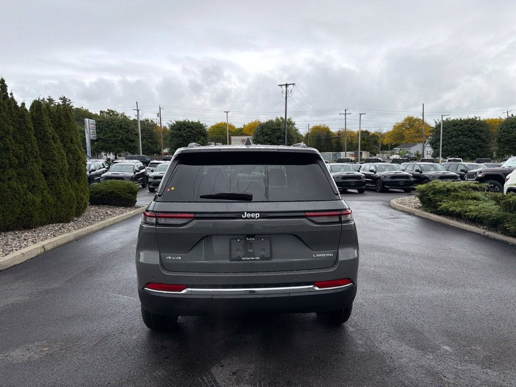 2027 Jeep Grand Cherokee Laredo X