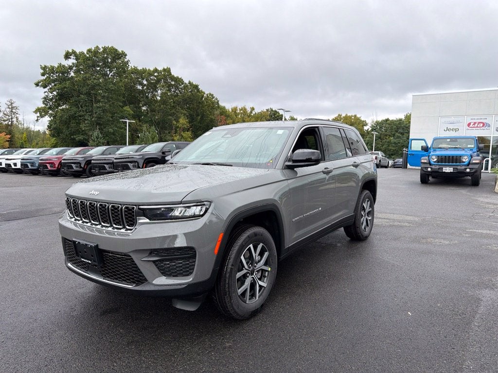 2027 Jeep Grand Cherokee Laredo X
