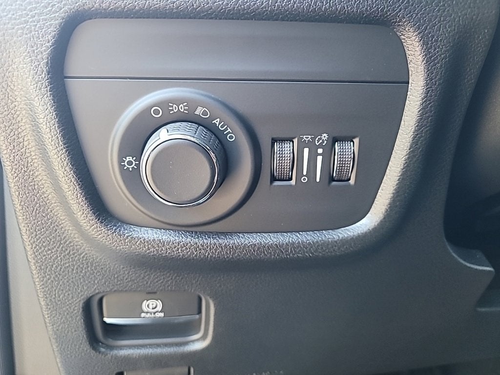 2027 Jeep Grand Cherokee Laredo X