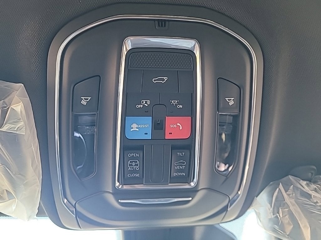 2027 Jeep Grand Cherokee Laredo X