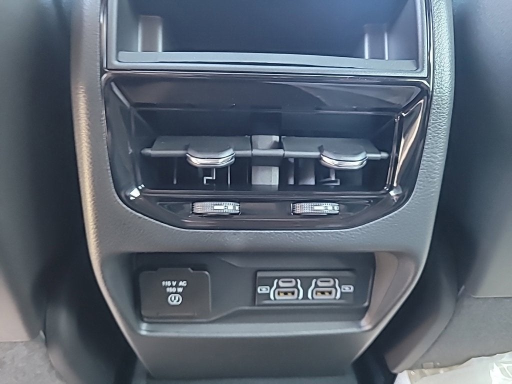 2027 Jeep Grand Cherokee Laredo X