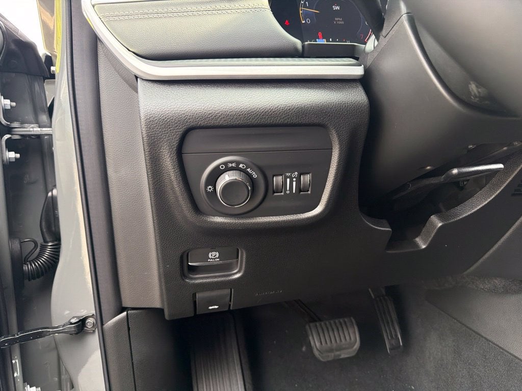 2027 Jeep Grand Cherokee Laredo X