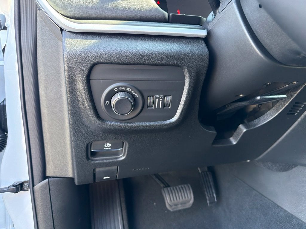 2027 Jeep Grand Cherokee Laredo X