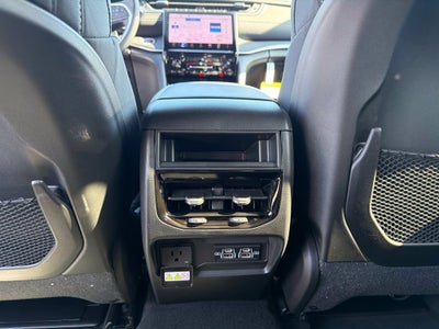 2027 Jeep Grand Cherokee Laredo X