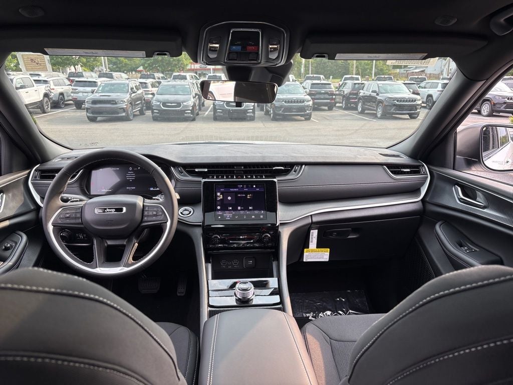 2025 Jeep Grand Cherokee Laredo X