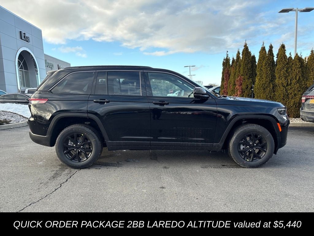 2026 Jeep Grand Cherokee Laredo